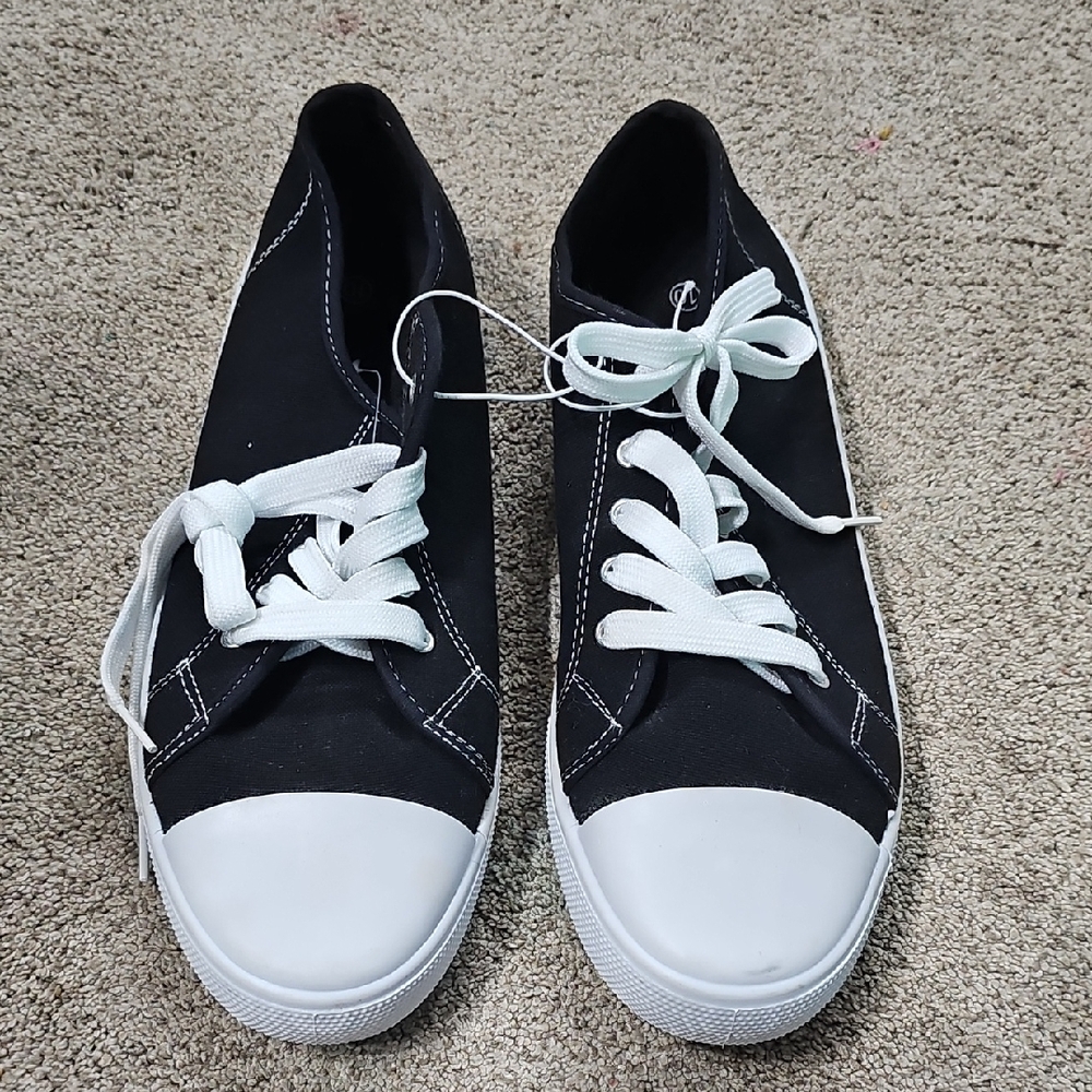 Bobbie Brooks Black and White Women's Sneakers